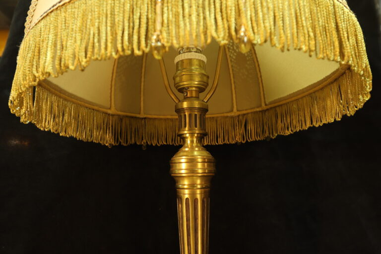 starinnaya-bronzovaya-lampa-19-veka3